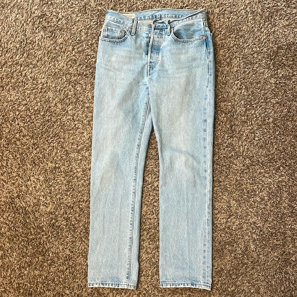 Levi’s 501 light wash original fit jeans size 27x30